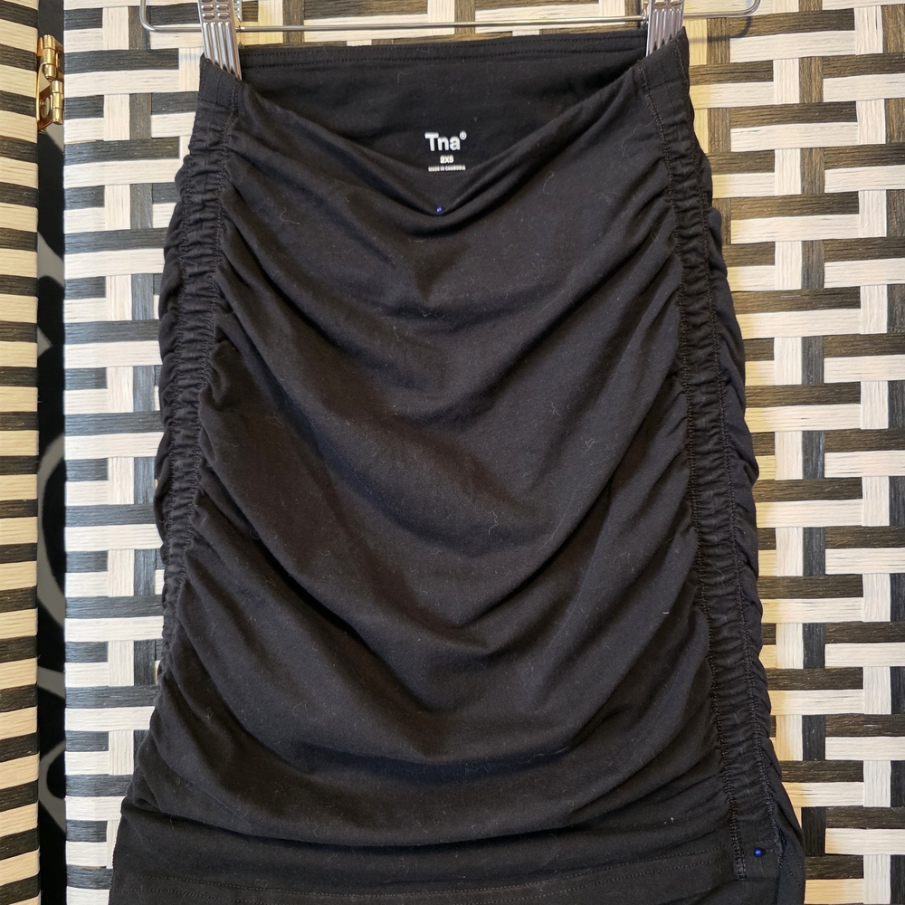 TNA by Aritzia Ruched Black Mini Skirt | Bodycon | Everyday Chic Basic 2XS - Picture 2 of 5